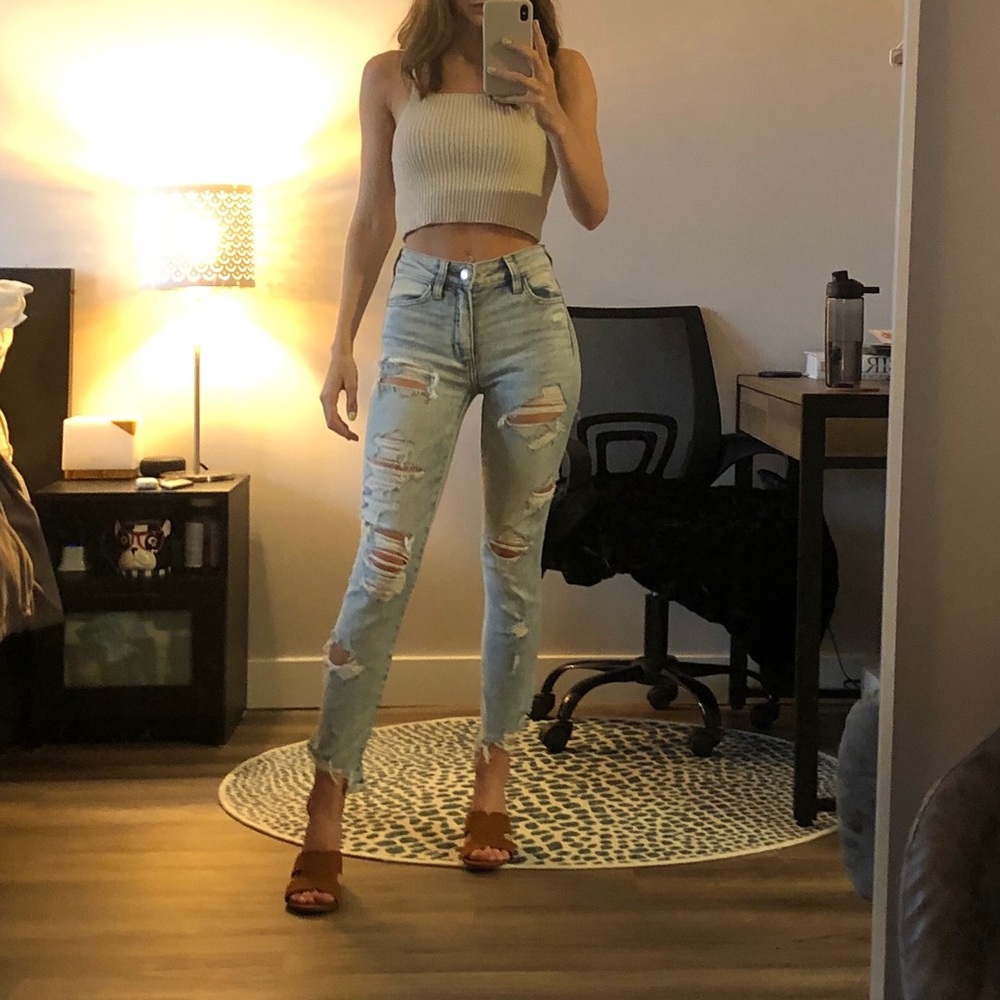 Light wash destroyed jeans American eagle